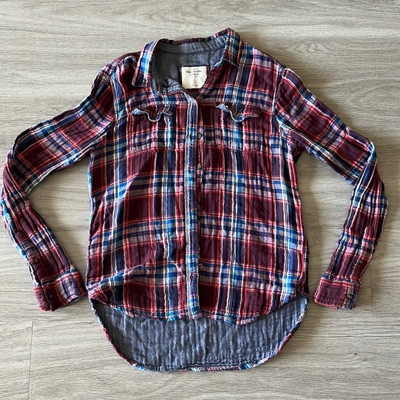ABERCROMBIE PLAID BUTTON UP - Picture 1 of 3